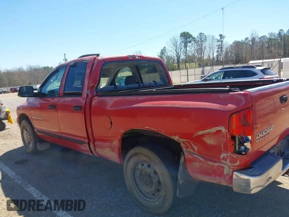 2003 Dodge 2500 ST z VIN 3D7KA28C93G855222, wystawiony jako IAAI lot #41795177 z przebiegiem 59 580 mil mil oraz . Historia ofert i sprzedaży dostępna na DreamBid. Obrazek 6.