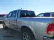 2017 Ram 1500 Laramie z VIN 1C6RR7NT8HS640778, wystawiony jako IAAI lot #43515159 z przebiegiem 186 335 mil mil oraz . Historia ofert i sprzedaży dostępna na DreamBid. Obrazek 14.