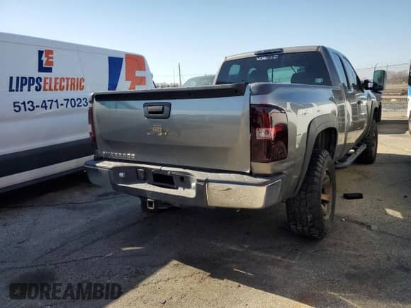 2007 Chevrolet Silverado 1500 Work Truck с VIN 1GCEK19C87E506319, выставлен на аукционе Copart как лот 48012335 с пробегом 206 815 миль миль и Списание • Salvage title. История ставок и продаж доступна на DreamBid. Изображение 3.