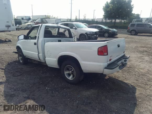 2000 Chevrolet S-10 с VIN 1GCCS1457YK218567, выставлен на аукционе IAAI как лот 39866838 с пробегом Не указан миль и . История ставок и продаж доступна на DreamBid. Изображение 3.