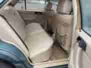 1988 Mercedes-Benz 300 E z VIN WDBEA30D1JA663224, wystawiony jako IAAI lot #42910986 z przebiegiem 132 470 mil mil oraz . Historia ofert i sprzedaży dostępna na DreamBid. Obrazek 8.