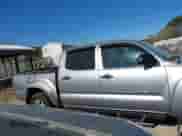 2014 Toyota Tacoma PreRunner z VIN 5TFJX4GNXEX027147, wystawiony jako IAAI lot #41840370 z przebiegiem 111 242 mil mil oraz . Historia ofert i sprzedaży dostępna na DreamBid. Obrazek 13.