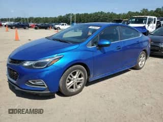 2017 Chevrolet Cruze LT z VIN 1G1BD5SM7H7274639, wystawiony jako Copart lot #56034675 z przebiegiem 117 160 mil mil oraz Szkoda całkowita • Salvage title. Historia ofert i sprzedaży dostępna na DreamBid. Obrazek 1.