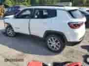 2022 Jeep Compass Latitude Lux с VIN 3C4NJDFBXNT185204, выставлен на аукционе Copart как лот 80005085 с пробегом 62 342 миль миль и Списание • Salvage title. История ставок и продаж доступна на DreamBid. Изображение 2.