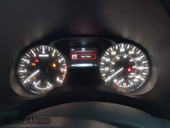 2020 Nissan Pathfinder S z VIN 5N1DR2AN6LC576848, wystawiony jako IAAI lot #43343806 z przebiegiem 84 890 mil mil oraz . Historia ofert i sprzedaży dostępna na DreamBid. Obrazek 7.