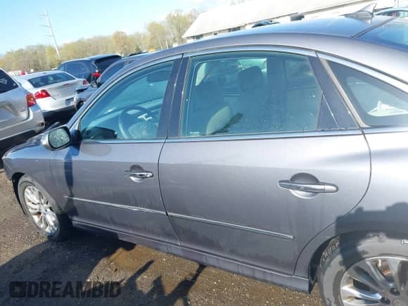 2011 Hyundai Azera Limited с VIN KMHFC4DF4BA559227, выставлен на аукционе IAAI как лот 41975114 с пробегом 134 477 миль миль и . История ставок и продаж доступна на DreamBid. Изображение 14.