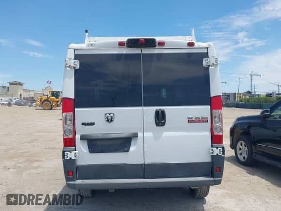 2015 Ram ProMaster Cargo z VIN 3C6TRVAG2FE513737, wystawiony jako IAAI lot #42893845 z przebiegiem 189 636 mil mil oraz . Historia ofert i sprzedaży dostępna na DreamBid. Obrazek 16.