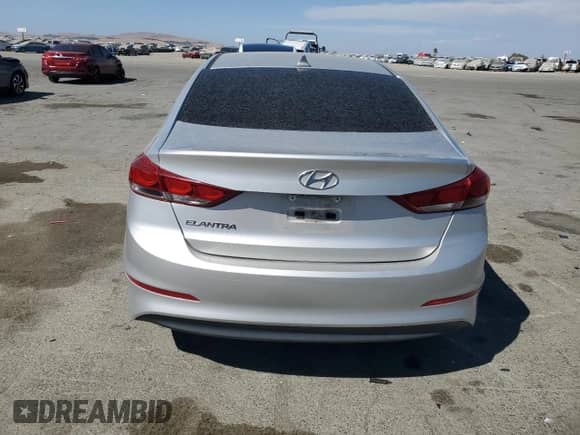 2017 Hyundai Elantra SE z VIN 5NPD84LF1HH041673, wystawiony jako Copart lot #71273635 z przebiegiem 132 317 mil mil oraz Szkoda całkowita • Salvage title. Historia ofert i sprzedaży dostępna na DreamBid. Obrazek 6.