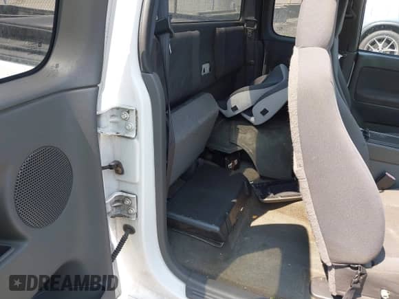 2005 Chevrolet Colorado Fleet Z85 with VIN 1GCCS196558165863, listed as a IAAI auction lot 42837111 with 140,503 mi miles and . Bid and sale history available at DreamBid. Image 8.