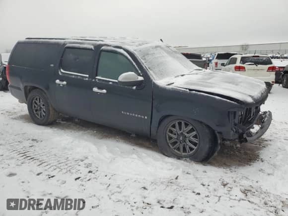 2008 Chevrolet Suburban LTZ with VIN 3GNFK16Y58G195633, listed as a Copart auction lot 43244645 with 201,312 mi miles and Clean title. Bid and sale history available at DreamBid. Image 4.
