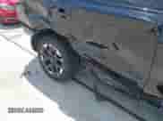 2025 Kia Sorento S with VIN 5XYRL4JC0SG339904, listed as a IAAI auction lot 43053180 with 5,227 mi miles and . Bid and sale history available at DreamBid. Image 6.