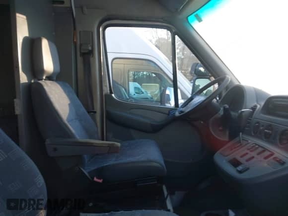 2006 Dodge Sprinter with VIN WD0PD744465967805, listed as a IAAI auction lot 41210477 with 360,104 mi miles and . Bid and sale history available at DreamBid. Image 5.