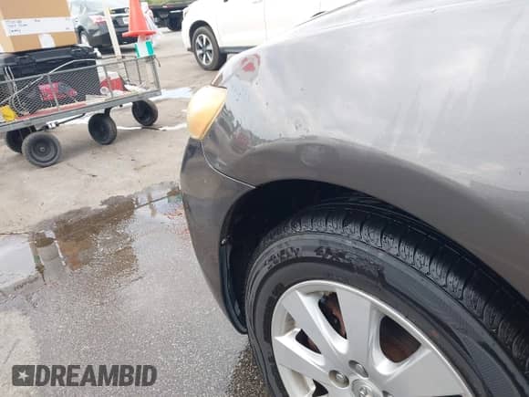 2007 Toyota Camry CE z VIN JTNBE46K273093358, wystawiony jako IAAI lot #43213288 z przebiegiem 221 969 mil mil oraz . Historia ofert i sprzedaży dostępna na DreamBid. Obrazek 6.