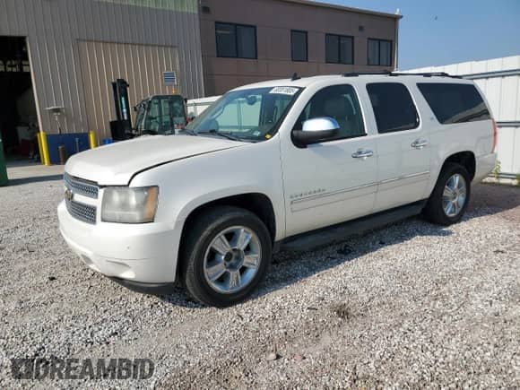 2010 Chevrolet Suburban LTZ z VIN 1GNUKKE31AR253245, wystawiony jako Copart lot #60351805 z przebiegiem 198 806 mil mil oraz Czysty tytuł • Clean title. Historia ofert i sprzedaży dostępna na DreamBid. Obrazek 1.