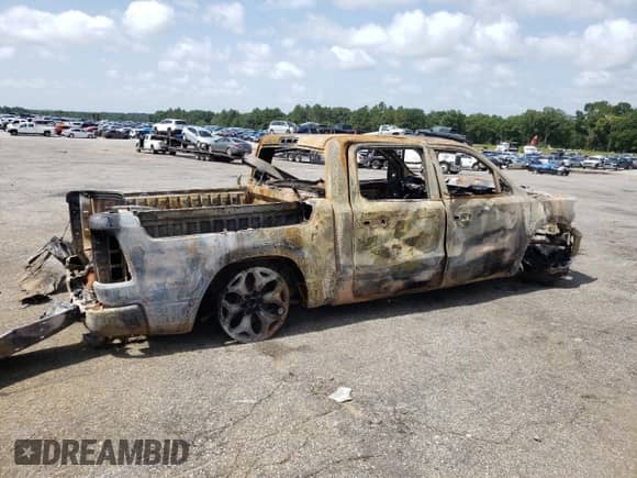 2022 Ram 1500 Limited z VIN 1C6RREHT0NN329341, wystawiony jako Copart lot #59940523 z przebiegiem Nie podano mil oraz Szkoda całkowita • Salvage title. Historia ofert i sprzedaży dostępna na DreamBid. Obrazek 3.