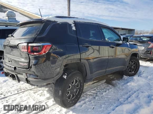 2018 Jeep Compass Trailhawk z VIN 3C4NJDDBXJT130698, wystawiony jako Copart lot #88697635 z przebiegiem 115 827 mil mil oraz Szkoda całkowita • Salvage title. Historia ofert i sprzedaży dostępna na DreamBid. Obrazek 3.