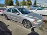 2007 Volvo S60 2.5L Turbo с VIN YV1RS592872643515, выставлен на аукционе Copart как лот 71086295 с пробегом 116 805 миль миль и Списание • Salvage title. История ставок и продаж доступна на DreamBid. Изображение 4.