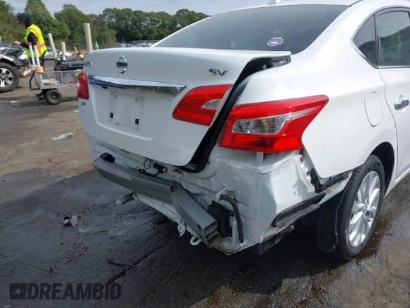 2017 Nissan Sentra SR with VIN 3N1AB7AP5HY304464, listed as a IAAI auction lot 43406626 with 31,774 mi miles and . Bid and sale history available at DreamBid. Image 18.