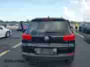 2017 Volkswagen Tiguan S с VIN WVGAV7AX5HW509161, выставлен на аукционе IAAI как лот 42537359 с пробегом 85 377 миль миль и . История ставок и продаж доступна на DreamBid. Изображение 16.