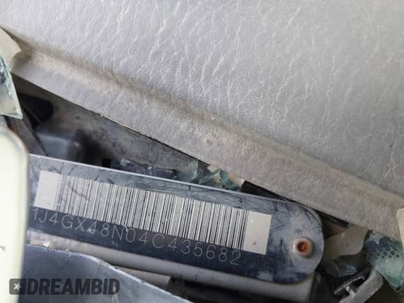 2004 Jeep Grand Cherokee Laredo с VIN 1J4GX48N04C435682, выставлен на аукционе IAAI как лот 42614347 с пробегом 151 389 миль миль и . История ставок и продаж доступна на DreamBid. Изображение 9.