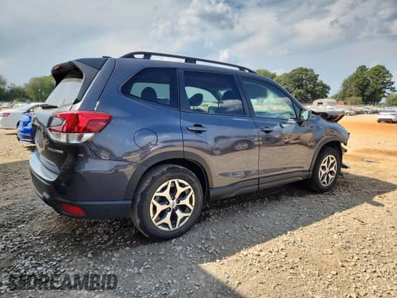 2024 Subaru Forester Premium z VIN JF2SKADC6RH508941, wystawiony jako Copart lot #81449135 z przebiegiem 32 591 mil mil oraz Szkoda całkowita • Salvage title. Historia ofert i sprzedaży dostępna na DreamBid. Obrazek 3.
