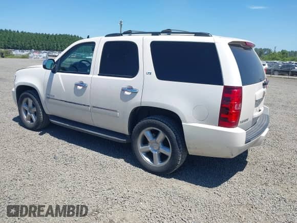 2013 Chevrolet Tahoe LTZ с VIN 1GNSCCE00DR198324, выставлен на аукционе IAAI как лот 42408008 с пробегом 89 154 миль миль и . История ставок и продаж доступна на DreamBid. Изображение 3.