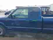2002 Chevrolet S-10 LS с VIN 1GCCS19WX28242870, выставлен на аукционе IAAI как лот 42542551 с пробегом 136 527 миль миль и . История ставок и продаж доступна на DreamBid. Изображение 14.