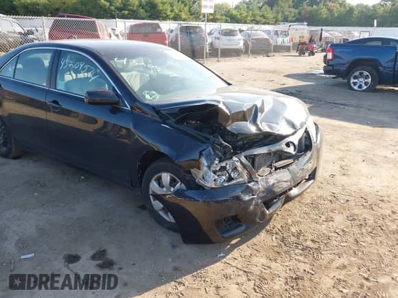 2010 Toyota Camry LE z VIN 4T4BF3EK8AR077858, wystawiony jako IAAI lot #43204574 z przebiegiem 102 122 mil mil oraz . Historia ofert i sprzedaży dostępna na DreamBid. Obrazek 6.