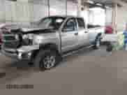 2005 Dodge 2500 SLT z VIN 3D7KS28C95G753869, wystawiony jako IAAI lot #42268500 z przebiegiem 151 791 mil mil oraz . Historia ofert i sprzedaży dostępna na DreamBid. Obrazek 17.