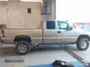 2001 Chevrolet Silverado 2500HD LS with VIN 1GCHC29U61E221893, listed as a IAAI auction lot 42872343 with 232,971 mi miles and . Bid and sale history available at DreamBid. Image 13.