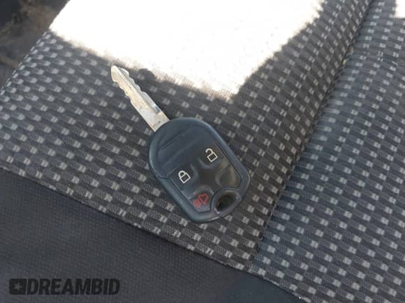 2014 Ford F-150 STX с VIN 1FTFX1EF2EKF21709, выставлен на аукционе IAAI как лот 43426858 с пробегом 196 920 миль миль и . История ставок и продаж доступна на DreamBid. Изображение 11.