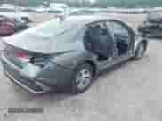 2024 Hyundai Elantra SE z VIN KMHLL4DGXRU817934, wystawiony jako IAAI lot #42659416 z przebiegiem 13 497 mil mil oraz . Historia ofert i sprzedaży dostępna na DreamBid. Obrazek 4.