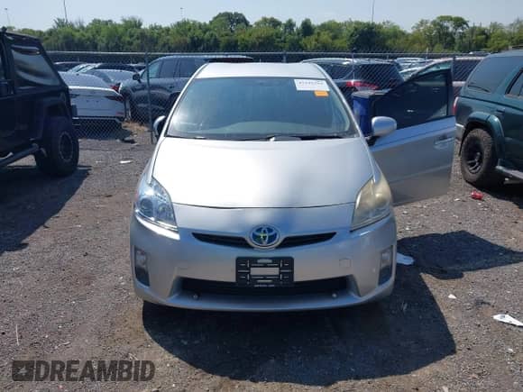2011 Toyota Prius I with VIN JTDKN3DU8B5342200, listed as a IAAI auction lot 43249104 with 165,066 mi miles and . Bid and sale history available at DreamBid. Image 6.