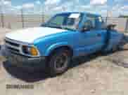 1995 Chevrolet S-10 LS с VIN 1GCCS19Z9S8262487, выставлен на аукционе IAAI как лот 42671024 с пробегом 227 670 миль миль и . История ставок и продаж доступна на DreamBid. Изображение 17.