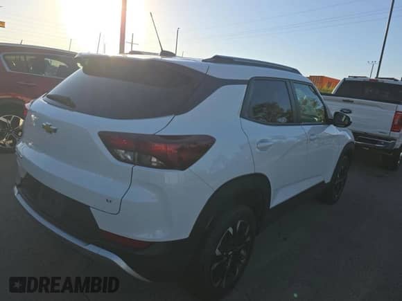 2023 Chevrolet TrailBlazer LT z VIN KL79MRSL5PB038732, wystawiony jako Copart lot #90839495 z przebiegiem 210 022 mil mil oraz Czysty tytuł • Clean title. Historia ofert i sprzedaży dostępna na DreamBid. Obrazek 4.