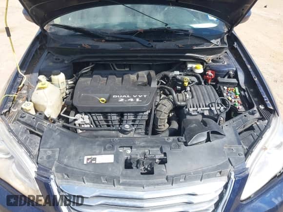 2014 Chrysler 200 Touring z VIN 1C3CCBBB6EN127610, wystawiony jako IAAI lot #43281672 z przebiegiem 102 043 mil mil oraz . Historia ofert i sprzedaży dostępna na DreamBid. Obrazek 10.