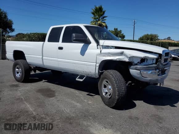 1996 Dodge 1500 with VIN 3B7HF13Z5TM129127, listed as a Copart auction lot 71320904 with 177,066 mi miles and Salvage title. Bid and sale history available at DreamBid. Image 4.
