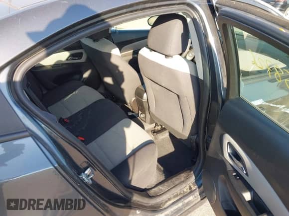 2013 Chevrolet Cruze LS с VIN 1G1PA5SH9D7191225, выставлен на аукционе IAAI как лот 43358726 с пробегом 231 509 миль миль и . История ставок и продаж доступна на DreamBid. Изображение 8.