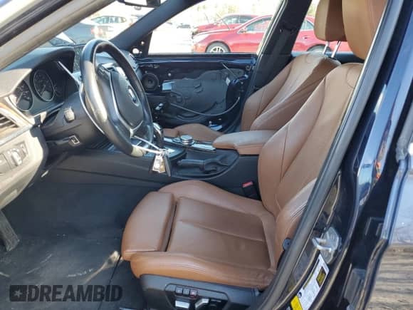 2016 BMW 3 Series 328i xDrive z VIN WBA8G5C54GK442892, wystawiony jako Copart lot #47102394 z przebiegiem 67 316 mil mil oraz . Historia ofert i sprzedaży dostępna na DreamBid. Obrazek 7.