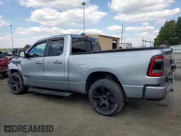 2022 Ram 1500 Big Horn z VIN 1C6RRFBG4NN333183, wystawiony jako Copart lot #80848025 z przebiegiem 34 262 mil mil oraz Szkoda całkowita • Salvage title. Historia ofert i sprzedaży dostępna na DreamBid. Obrazek 2.