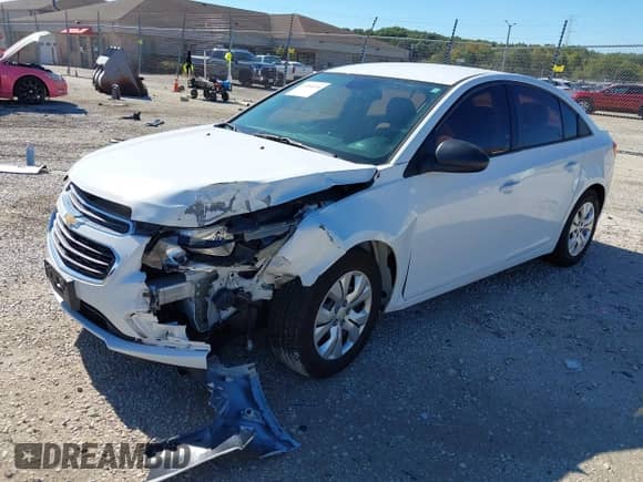 2015 Chevrolet Cruze LS z VIN 1G1PA5SH5F7156961, wystawiony jako IAAI lot #43366694 z przebiegiem 60 300 mil mil oraz . Historia ofert i sprzedaży dostępna na DreamBid. Obrazek 2.