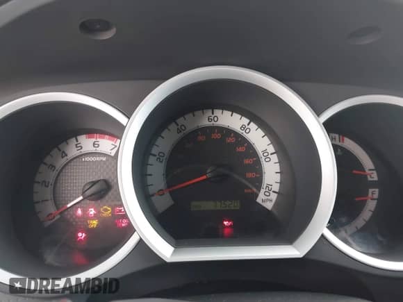 2015 Toyota Tacoma PreRunner z VIN 3TMJU4GN0FM185366, wystawiony jako IAAI lot #43316251 z przebiegiem 77 520 mil mil oraz . Historia ofert i sprzedaży dostępna na DreamBid. Obrazek 7.