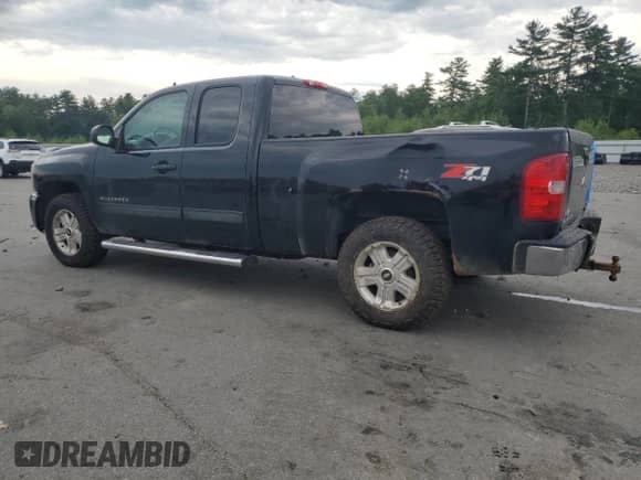 2011 Chevrolet Silverado 1500 LTZ z VIN 1GCRKTE3XBZ172556, wystawiony jako Copart lot #65977755 z przebiegiem Nie podano mil oraz Szkoda całkowita • Salvage title. Historia ofert i sprzedaży dostępna na DreamBid. Obrazek 2.