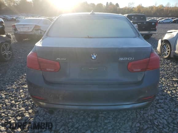 2016 BMW 3 Series 320i xDrive z VIN WBA8E5G51GNT40741, wystawiony jako Copart lot #89641135 z przebiegiem 105 501 mil mil oraz Szkoda całkowita • Salvage title. Historia ofert i sprzedaży dostępna na DreamBid. Obrazek 6.