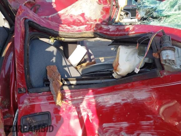 2000 Chevrolet Blazer LS with VIN 1GNDT13W6YK162818, listed as a IAAI auction lot 42161533 with Not provided miles and . Bid and sale history available at DreamBid. Image 5.