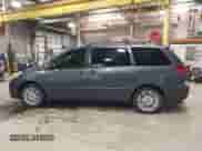 2010 Toyota Sienna XLE с VIN 5TDYK4CC2AS309994, выставлен на аукционе IAAI как лот 41487495 с пробегом Не указан миль и . История ставок и продаж доступна на DreamBid. Изображение 14.