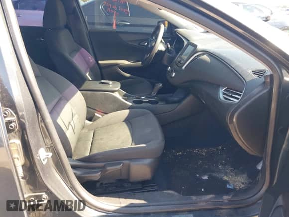 2017 Chevrolet Malibu LS с VIN 1G1ZB5ST2HF200725, выставлен на аукционе IAAI как лот 43550128 с пробегом 167 980 миль миль и . История ставок и продаж доступна на DreamBid. Изображение 5.