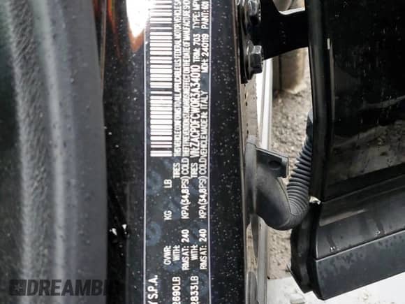 2024 Dodge Hornet R/T z VIN ZACPDFCW0R3A34010, wystawiony jako Copart lot #42512155 z przebiegiem 19 549 mil mil oraz Nie do naprawy • Non repairable. Historia ofert i sprzedaży dostępna na DreamBid. Obrazek 12.