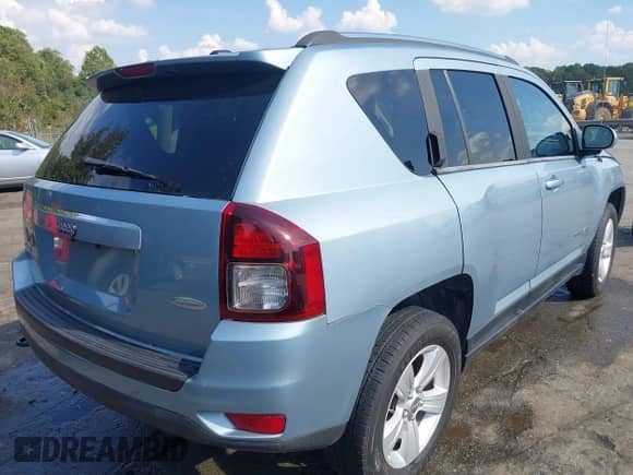 2014 Jeep Compass Latitude с VIN 1C4NJDEB3ED537241, выставлен на аукционе IAAI как лот 43292757 с пробегом 63 406 миль миль и . История ставок и продаж доступна на DreamBid. Изображение 4.