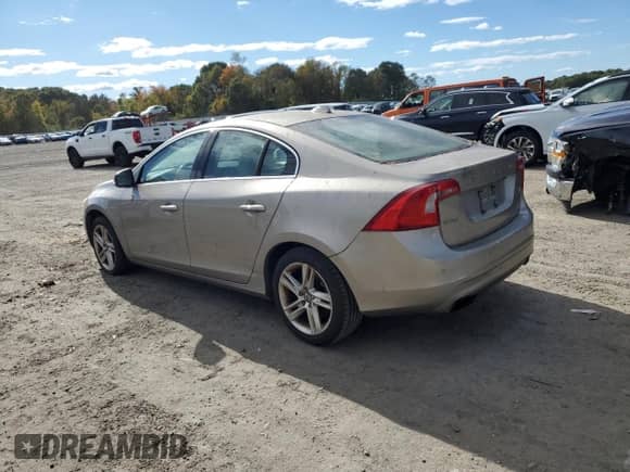 2014 Volvo S60 T5 с VIN YV1612FS9E1288916, выставлен на аукционе Copart как лот 86238445 с пробегом 137 929 миль миль и Чистый • Clean title. История ставок и продаж доступна на DreamBid. Изображение 2.